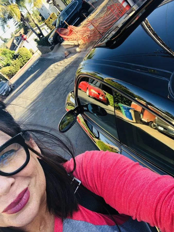 Paris Suzanne street selfie